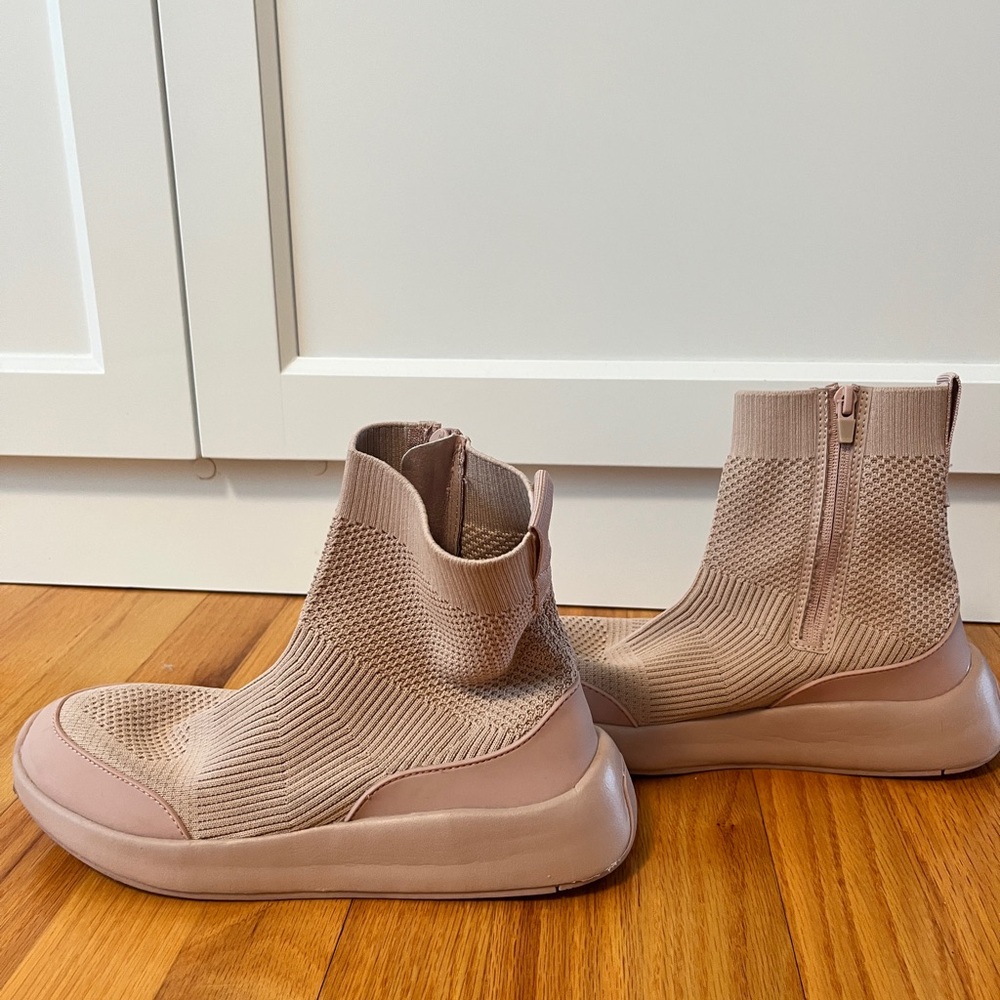 Zara Tan Sneakers with Seamless Design and Chunky Sole